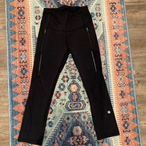Lululemon, mesh detail, 19 inch leggings, size 4